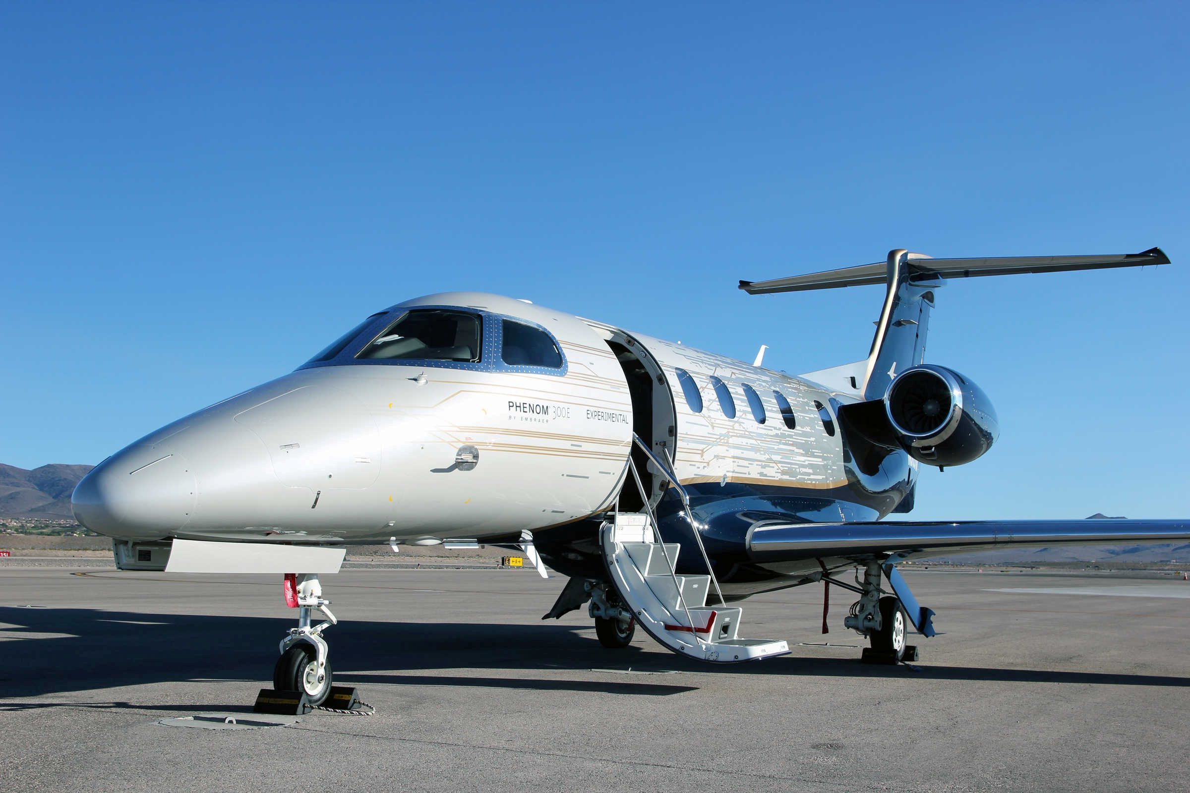 embraer-phenom-300